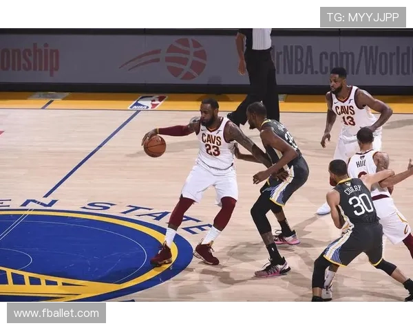 勇士与骑士总决赛第五场激战回顾：历史时刻与传奇对决的精彩瞬间